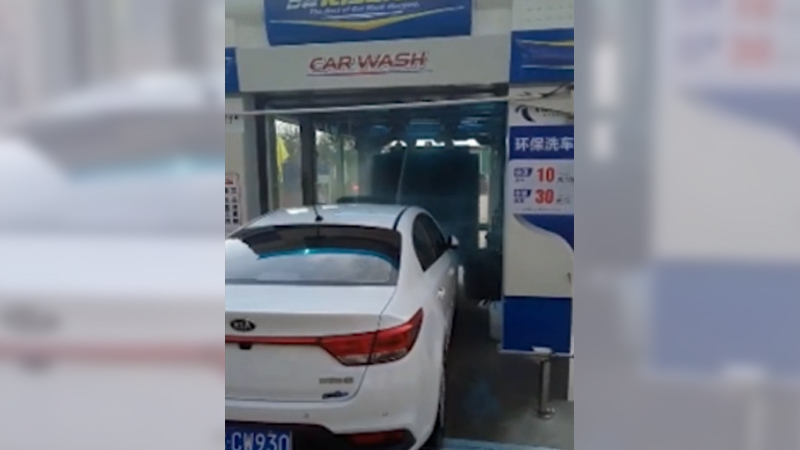 Конвейерная автомойка туннельного типа