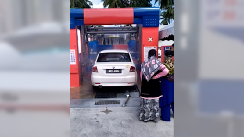 Клиент из Кота-Бару, Малайзия приобрел автомойки CC-670 и CF-330