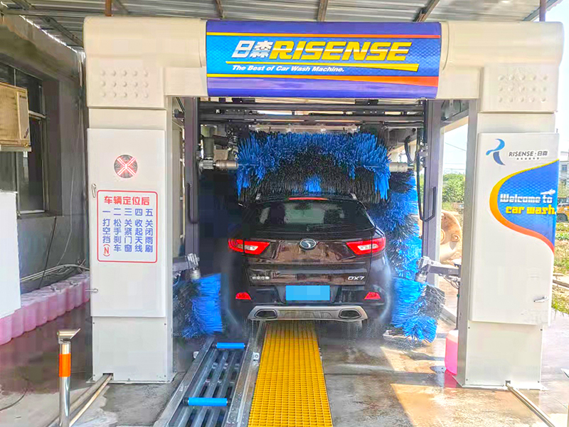 Конвейерная автомойка туннельного типа