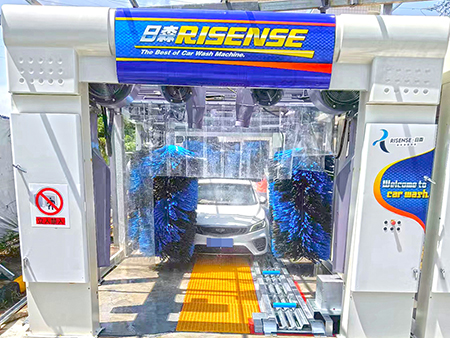 Конвейерная автомойка туннельного типа