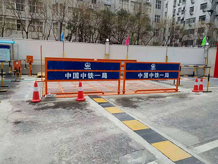 Мойка для колес и днища грузового автотранспорта